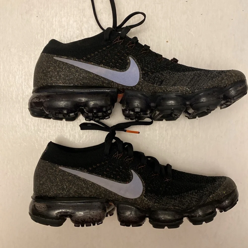 Nike Air VaporMax Flyknit Women’s Sneakers in the Dark Mushroom Colorway Size 10